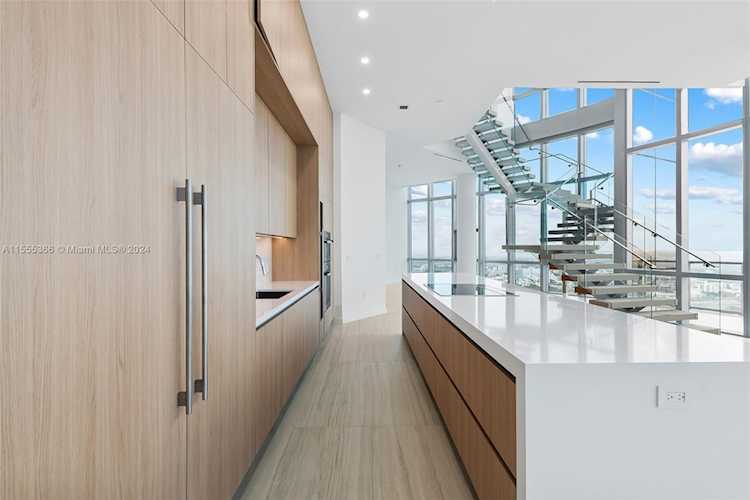 851 NE 1st Ave #PH 5500 Miami, FL 31 33132 | Skyrise Lab Photo 14