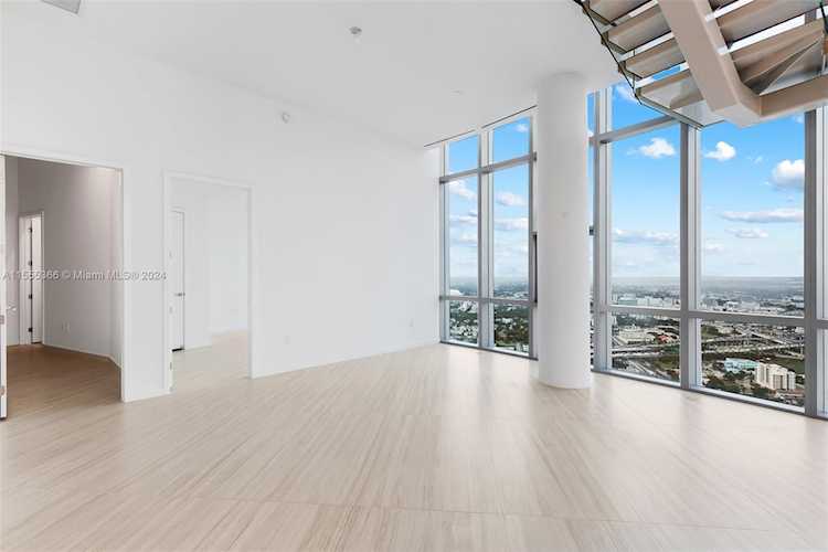 851 NE 1st Ave #PH 5500 Miami, FL 31 33132 | Skyrise Lab Photo 11