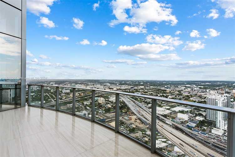 851 NE 1st Ave #PH 5500 Miami, FL 31 33132 | Skyrise Lab Photo 5