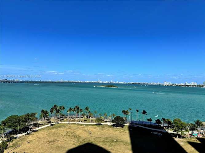 1900 N Bayshore Dr #1401 Miami, FL 32 33132 | Skyrise Lab Photo 13
