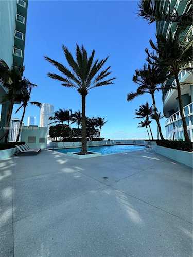 1900 N Bayshore Dr #1401 Miami, FL 32 33132 | Skyrise Lab Photo 4